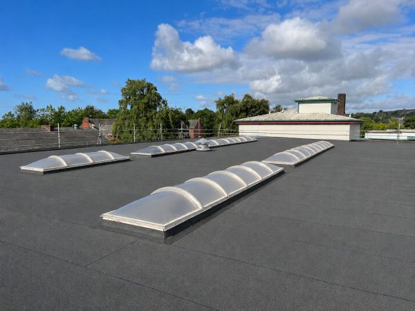 Commercial flat roofing contractor